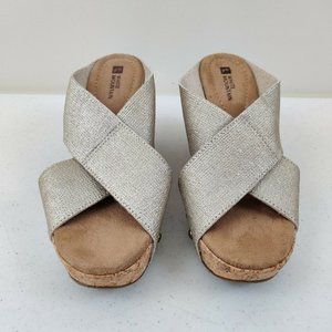 White Mountain Light Gold Cork Wedges Stretchy Upper 3.5 inch Heel Size 8